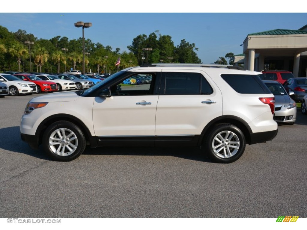 2013 Explorer XLT - Oxford White / Charcoal Black photo #8