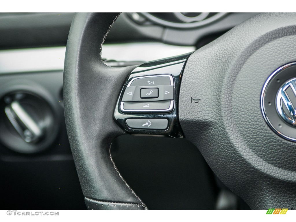 2012 Volkswagen Golf R 2 Door 4Motion Controls Photos