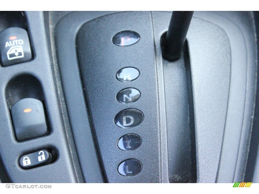 2003 VUE V6 - Silver / Gray photo #38