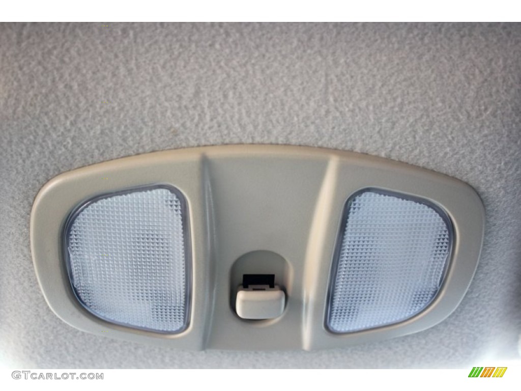 2003 VUE V6 - Silver / Gray photo #42