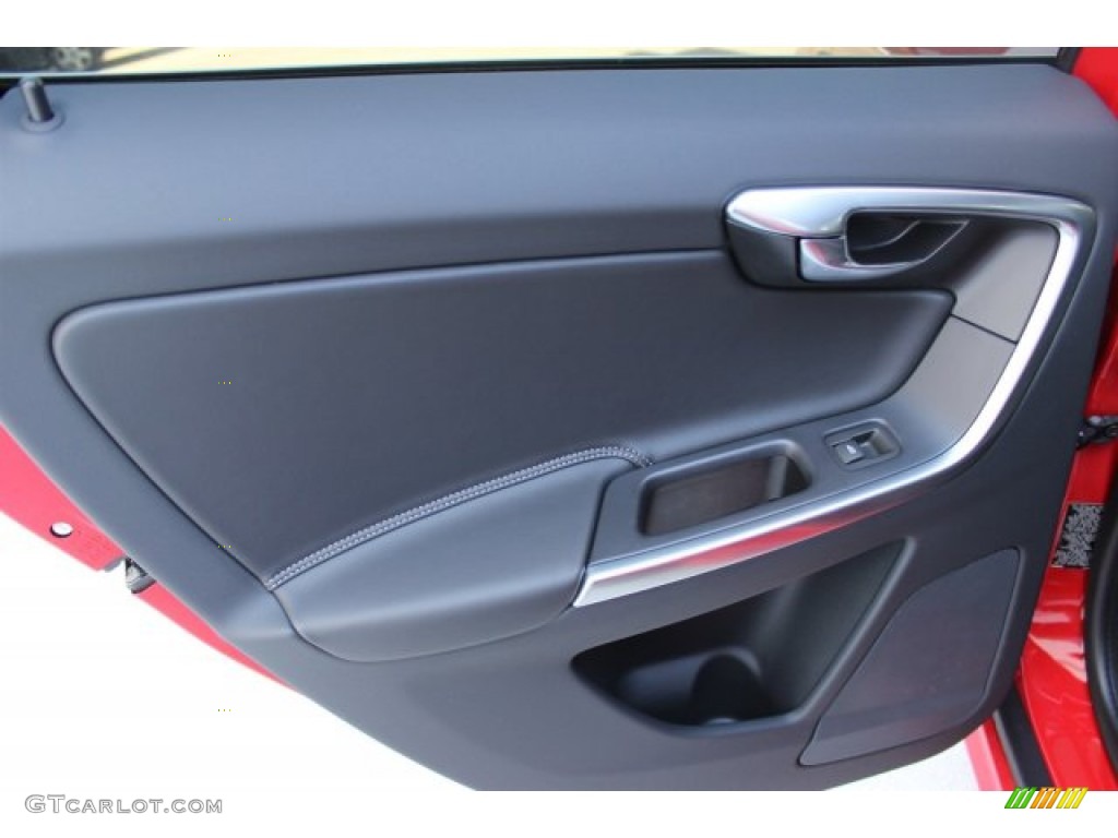 2016 XC60 T6 AWD R-Design - Passion Red / Off-Black photo #30