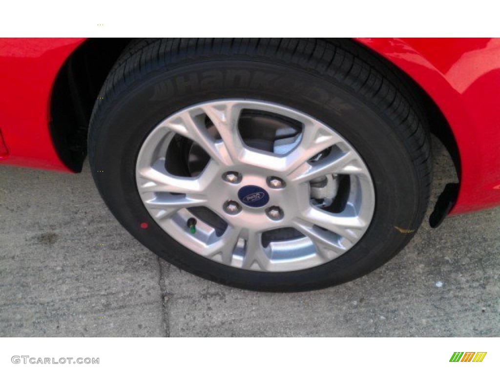 2015 Ford Fiesta SE Sedan Wheel Photo #105830992