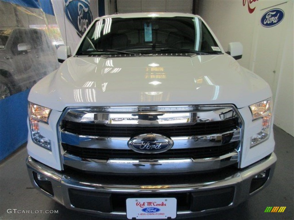 2015 F150 Lariat SuperCrew - Oxford White / Medium Earth Gray photo #2