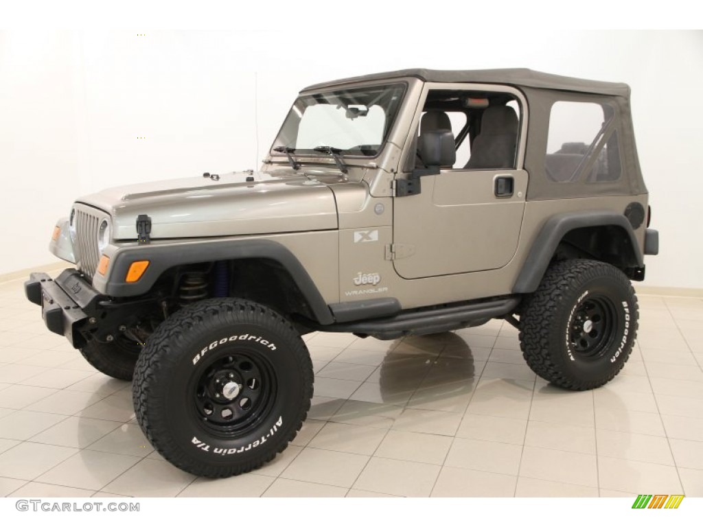 2004 Wrangler X 4x4 - Light Khaki Metallic / Khaki photo #3