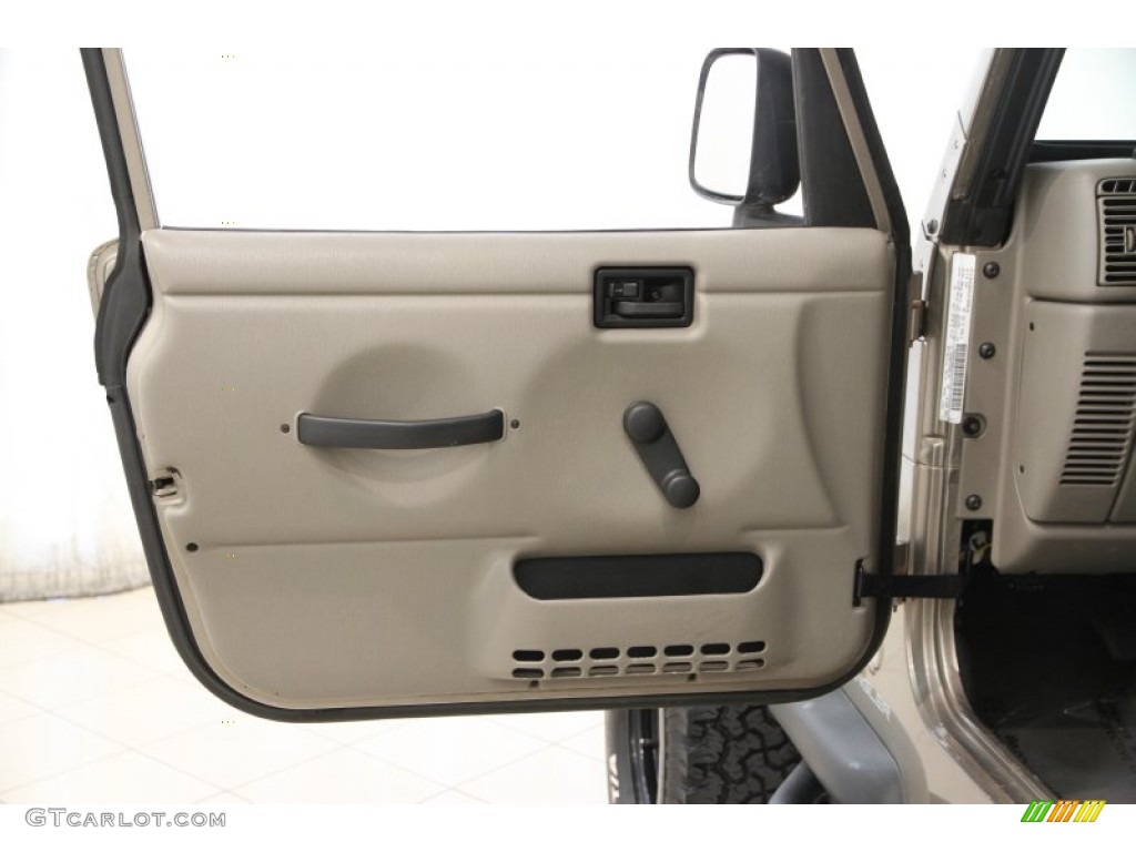 2004 Wrangler X 4x4 - Light Khaki Metallic / Khaki photo #4