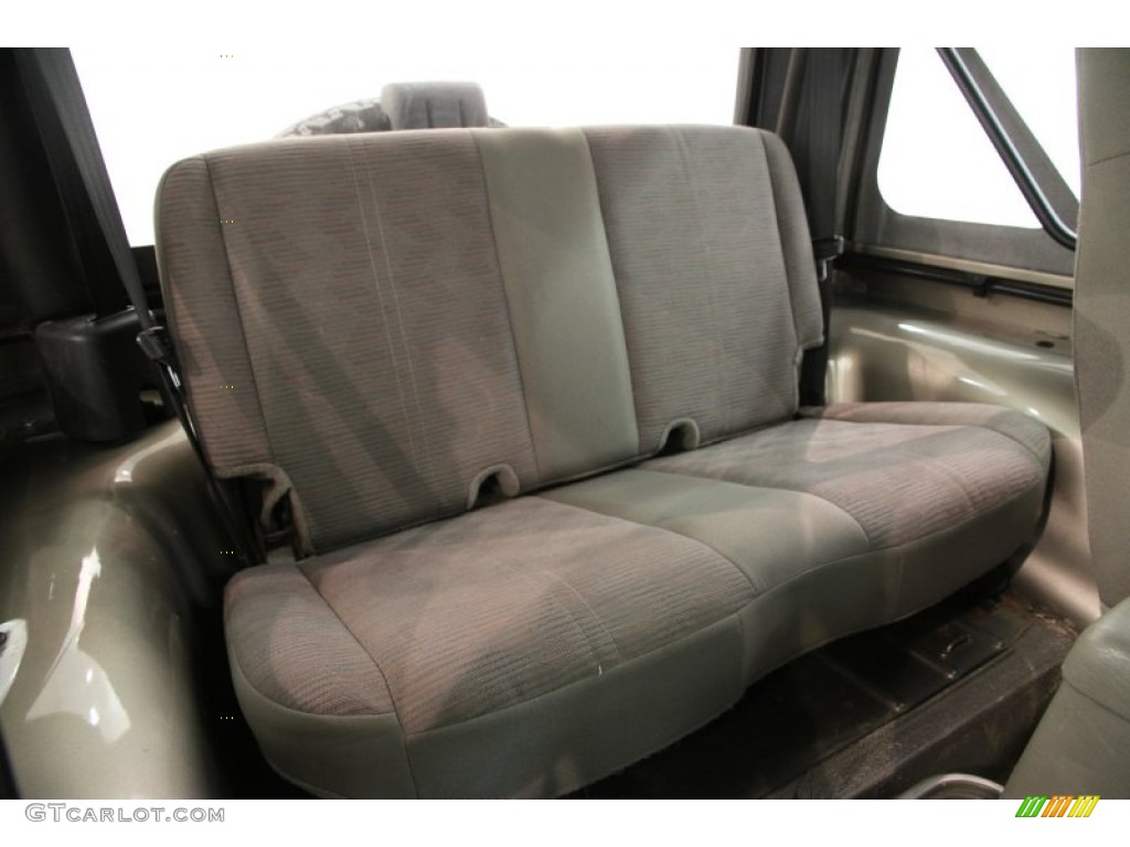 2004 Wrangler X 4x4 - Light Khaki Metallic / Khaki photo #12