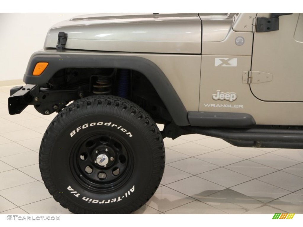 2004 Wrangler X 4x4 - Light Khaki Metallic / Khaki photo #15