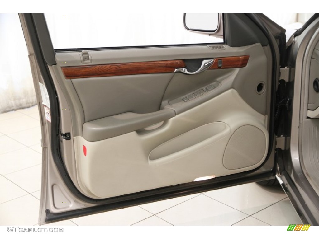 2001 DeVille Sedan - Cashmere / Neutral Shale photo #4