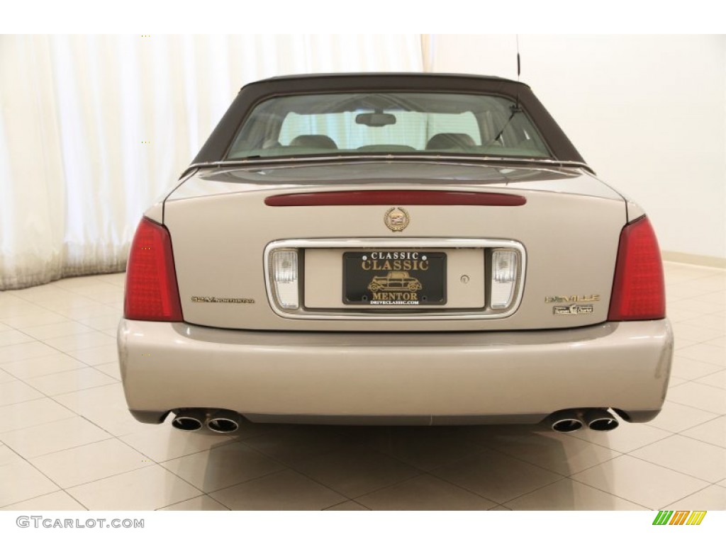 2001 DeVille Sedan - Cashmere / Neutral Shale photo #14