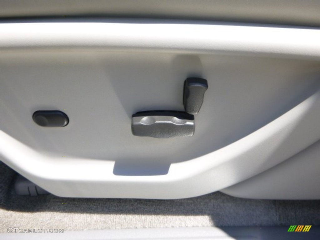 2007 TrailBlazer LT 4x4 - Summit White / Light Gray photo #16