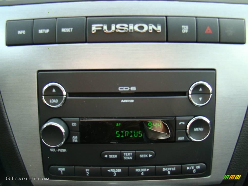 2009 Fusion SE V6 - Vapor Silver Metallic / Charcoal Black/Red Accents photo #23