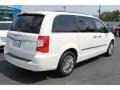 Stone White - Town & Country Touring - L Photo No. 3