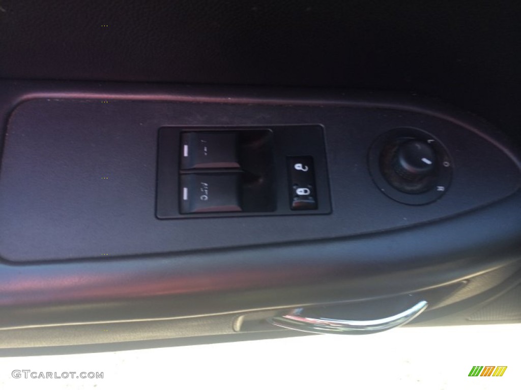 2010 Challenger SE - Brilliant Black Crystal Pearl / Dark Slate Gray photo #6