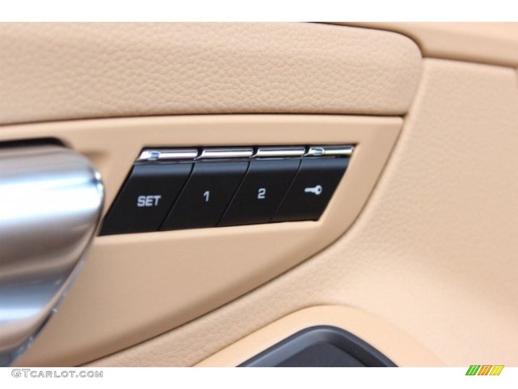 2016 Porsche Boxster Standard Boxster Model Controls Photo #105859511