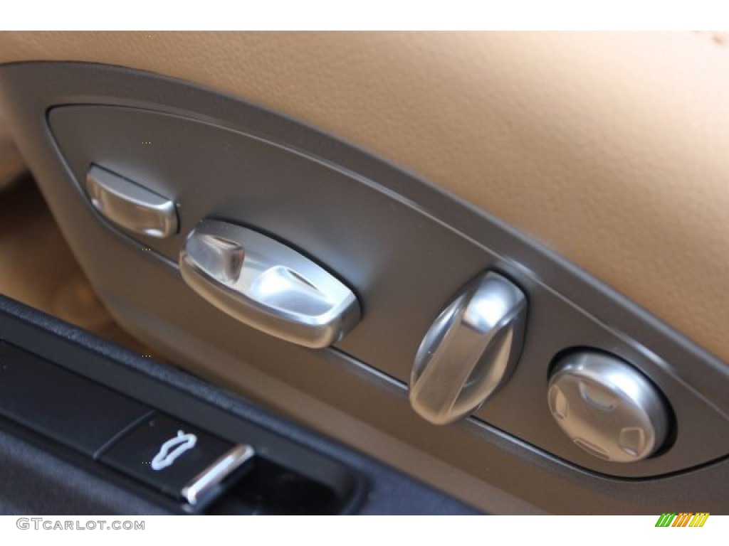 2016 Porsche Boxster Standard Boxster Model Controls Photo #105859541