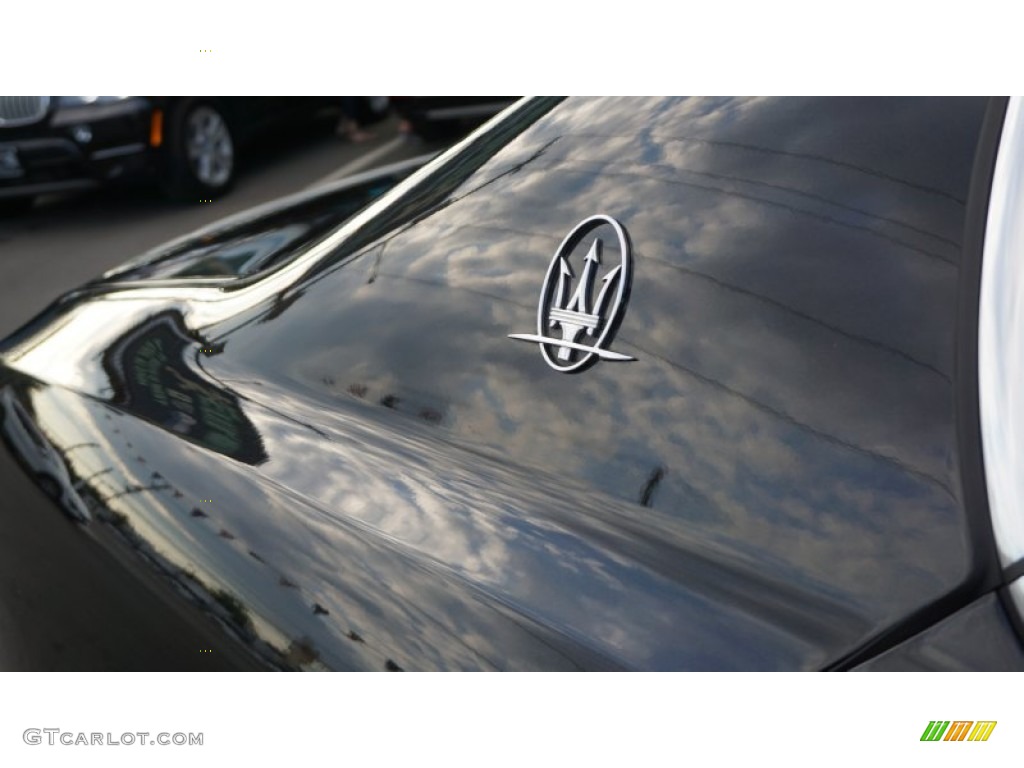 2010 Maserati Quattroporte Standard Quattroporte Model Marks and Logos Photos