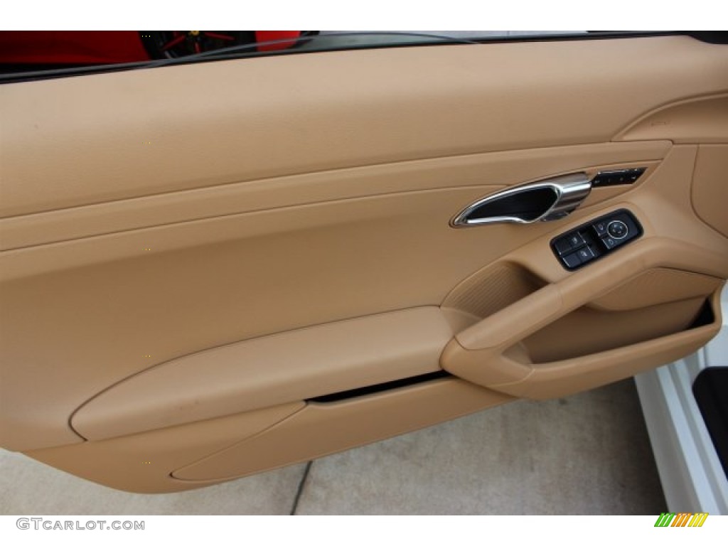 2016 Porsche Boxster Standard Boxster Model Door Panel Photos