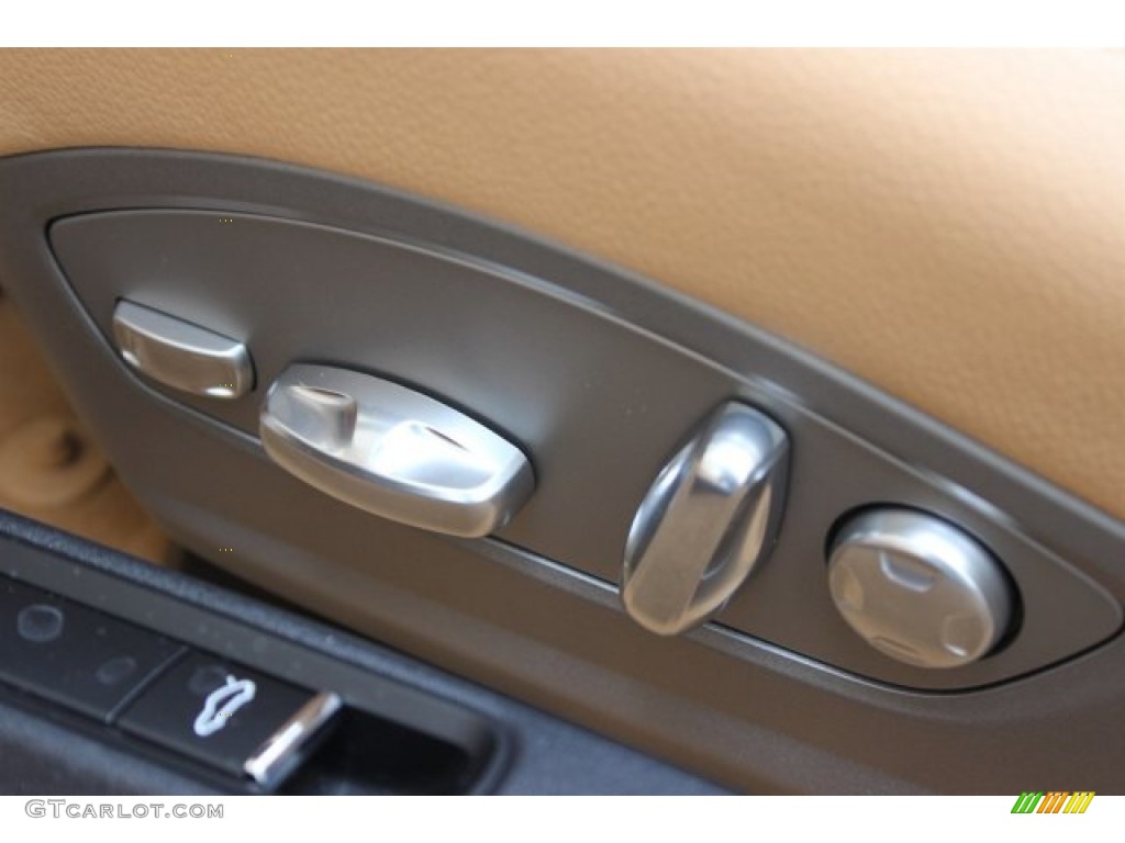 2016 Porsche Boxster Standard Boxster Model Controls Photo #105860264