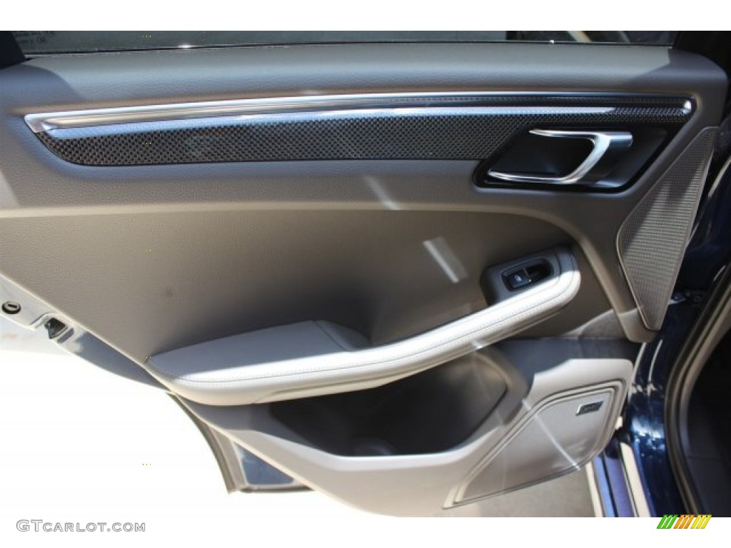 2016 Macan Turbo - Dark Blue Metallic / Agate Grey photo #38