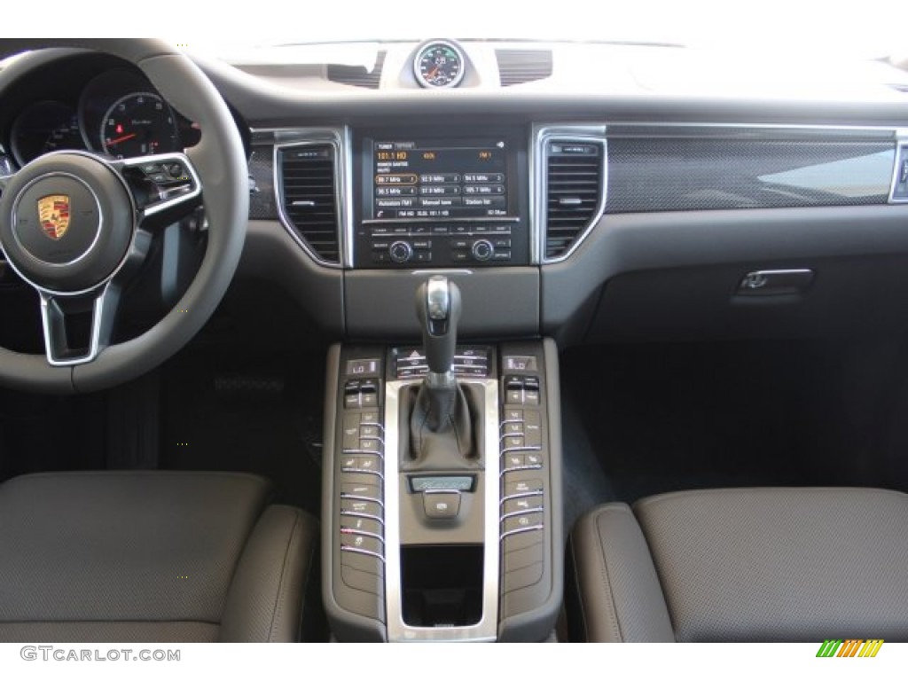 2016 Macan Turbo - Dark Blue Metallic / Agate Grey photo #41