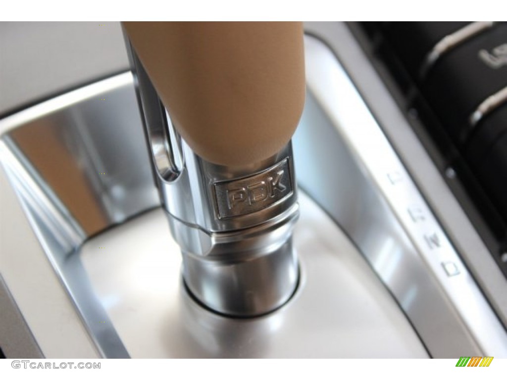 2016 Porsche Panamera 4 Edition Transmission Photos