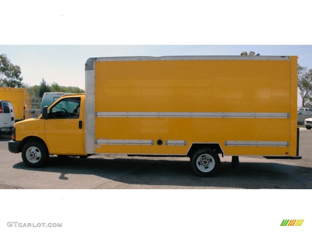 2007 Savana Cutaway 3500 Commercial Cargo Van - Yellow / Medium Pewter photo #8