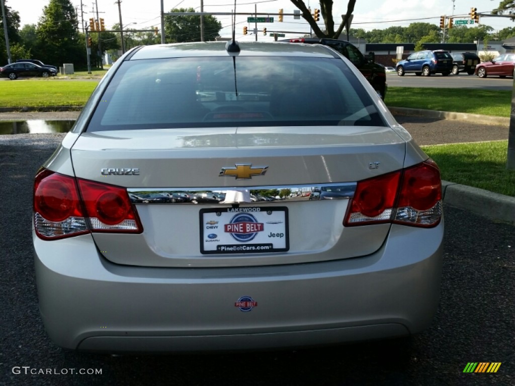 2016 Cruze Limited LT - Champagne Silver Metallic / Jet Black photo #5