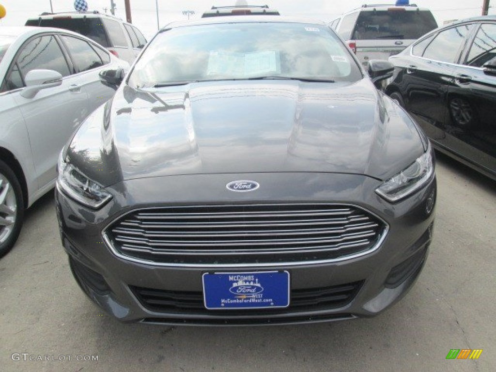 2016 Fusion SE - Magnetic Metallic / Charcoal Black photo #4