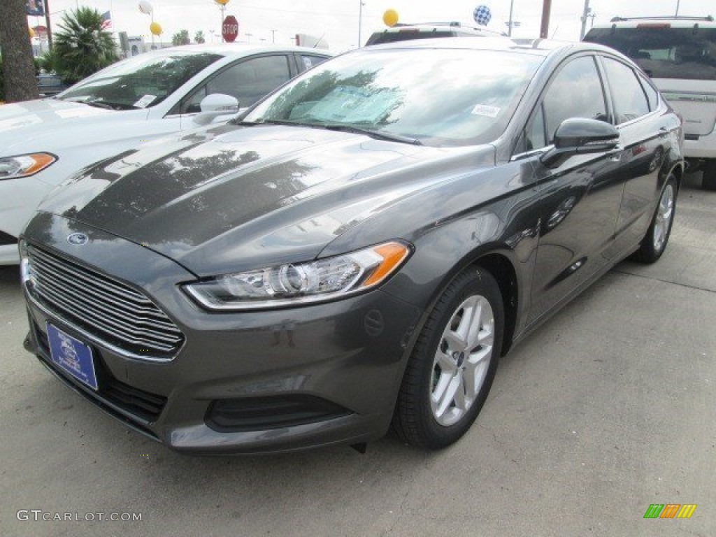 2016 Fusion SE - Magnetic Metallic / Charcoal Black photo #5