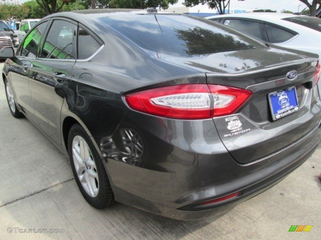 2016 Fusion SE - Magnetic Metallic / Charcoal Black photo #7