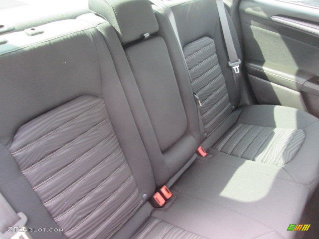 2016 Fusion SE - Magnetic Metallic / Charcoal Black photo #13