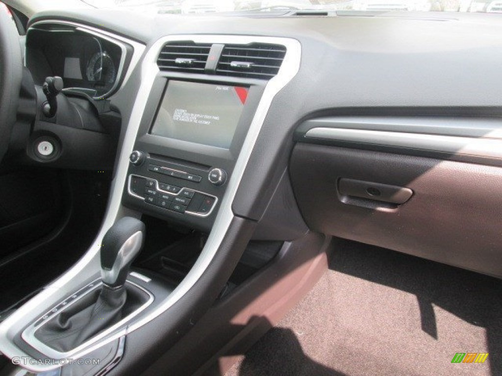 2016 Fusion SE - Magnetic Metallic / Charcoal Black photo #16