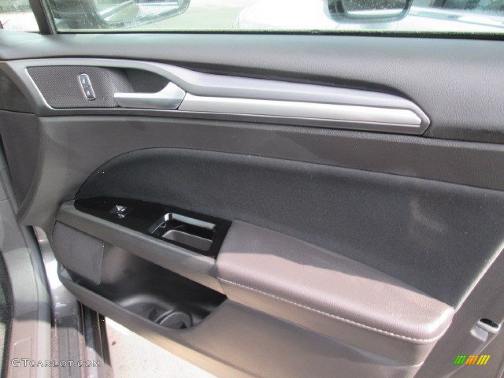 2016 Fusion SE - Magnetic Metallic / Charcoal Black photo #18