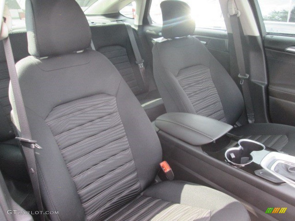 2016 Fusion SE - Magnetic Metallic / Charcoal Black photo #19