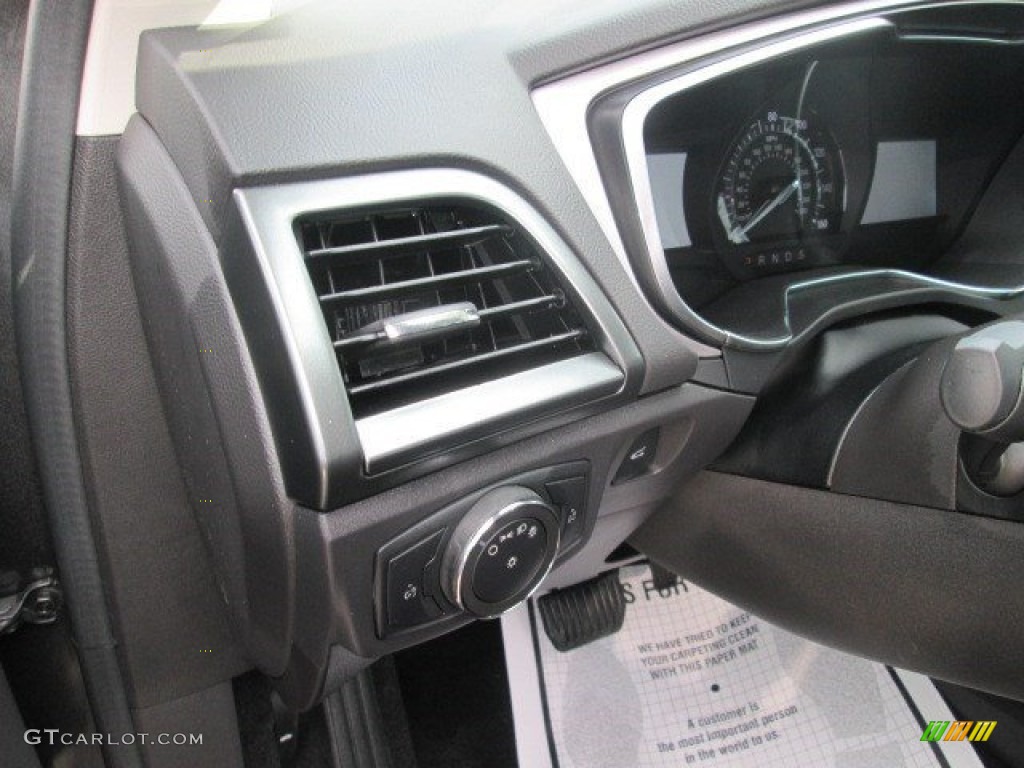 2016 Fusion SE - Magnetic Metallic / Charcoal Black photo #21