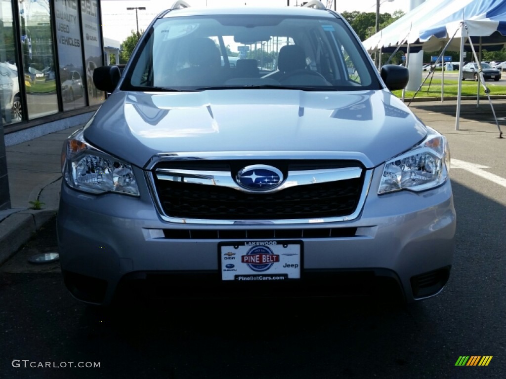 2015 Forester 2.5i - Ice Silver Metallic / Black photo #2