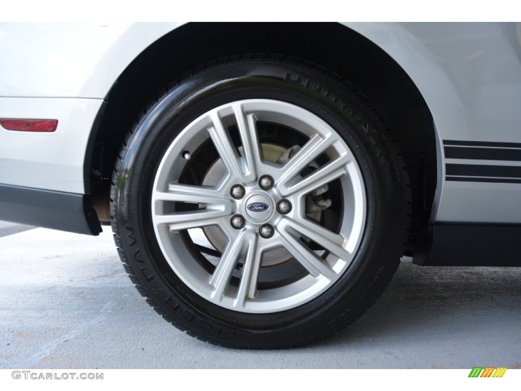 2010 Mustang V6 Convertible - Brilliant Silver Metallic / Stone photo #20