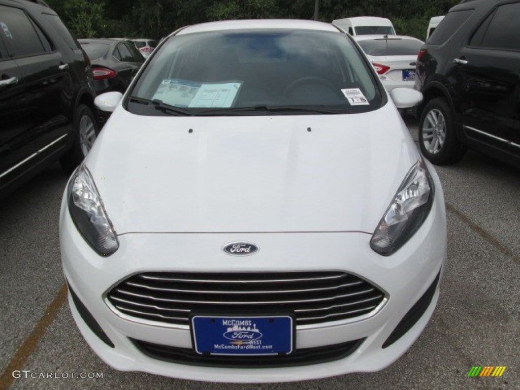 2015 Fiesta SE Hatchback - Oxford White / Charcoal Black photo #5