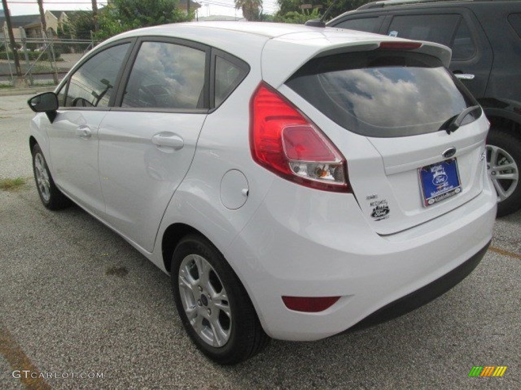 2015 Fiesta SE Hatchback - Oxford White / Charcoal Black photo #8
