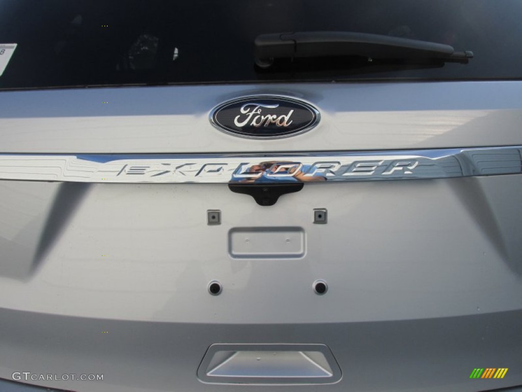 2016 Ford Explorer XLT Marks and Logos Photo #105885775