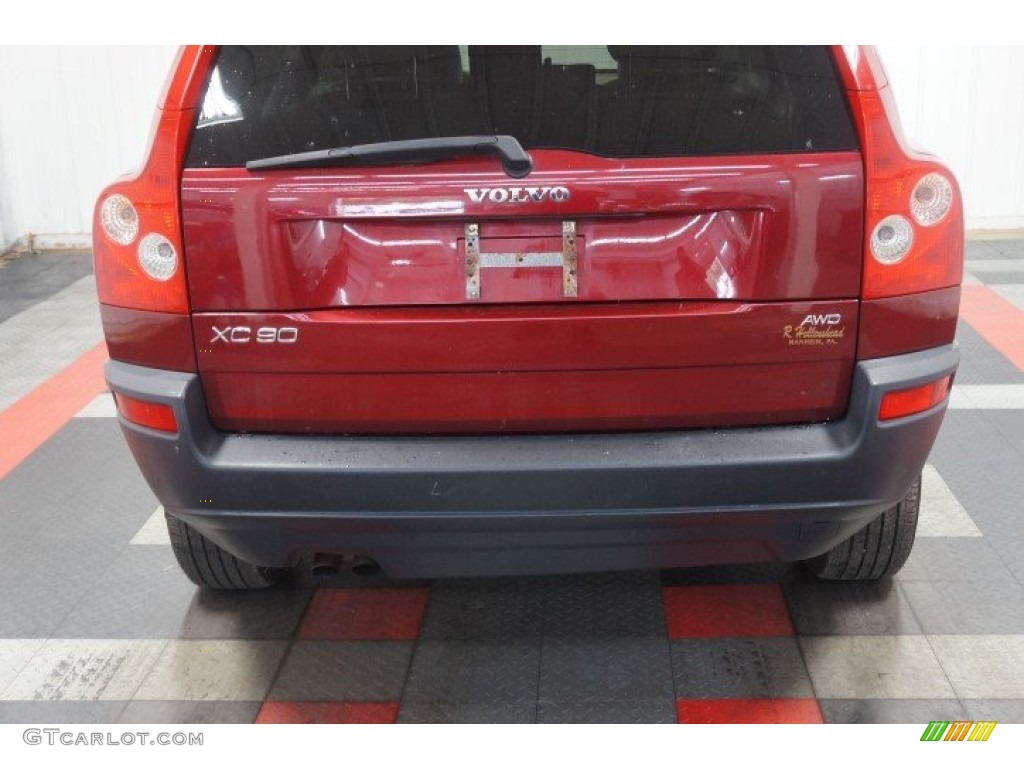 2005 XC90 2.5T AWD - Ruby Red Metallic / Taupe/Light Taupe photo #53