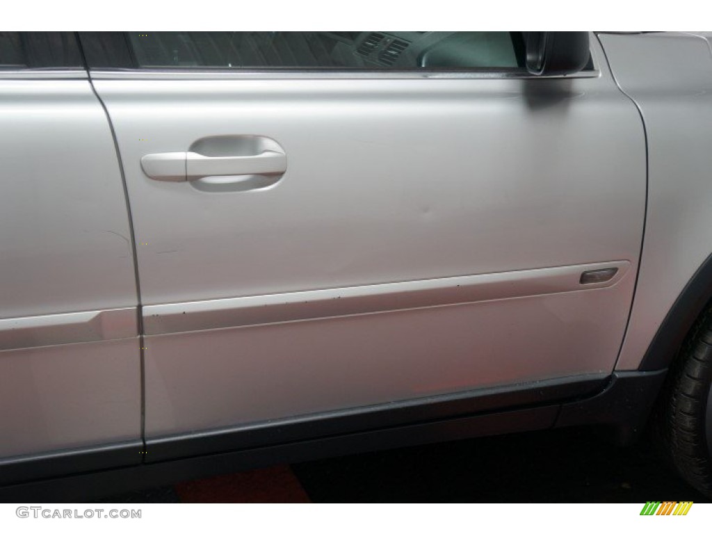 2005 XC90 V8 AWD - Silver Metallic / Graphite photo #46
