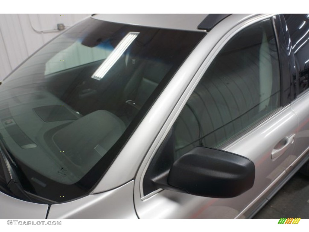 2005 XC90 V8 AWD - Silver Metallic / Graphite photo #64