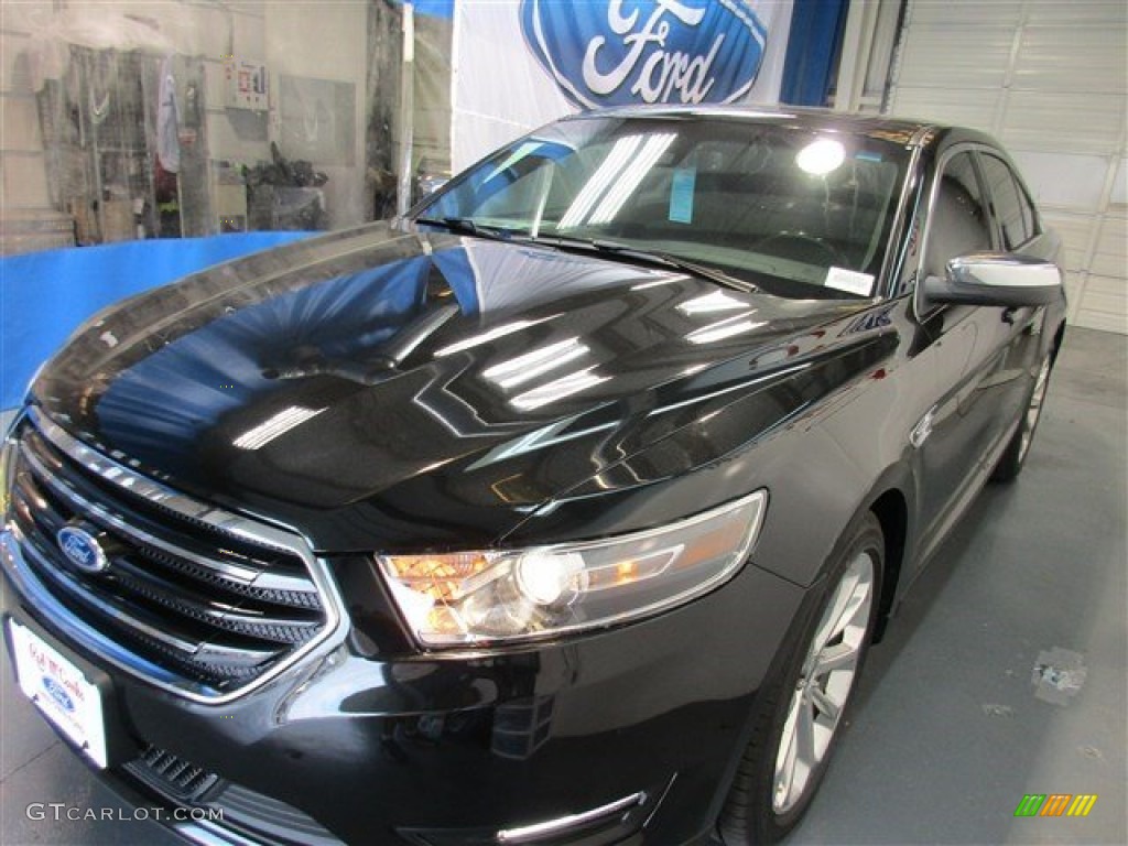 2015 Taurus Limited - Tuxedo Black Metallic / Charcoal Black photo #3