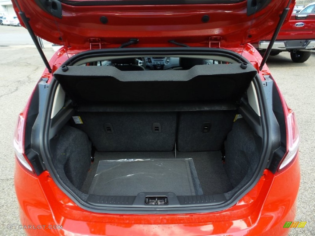 2015 Fiesta SE Hatchback - Race Red / Charcoal Black photo #5