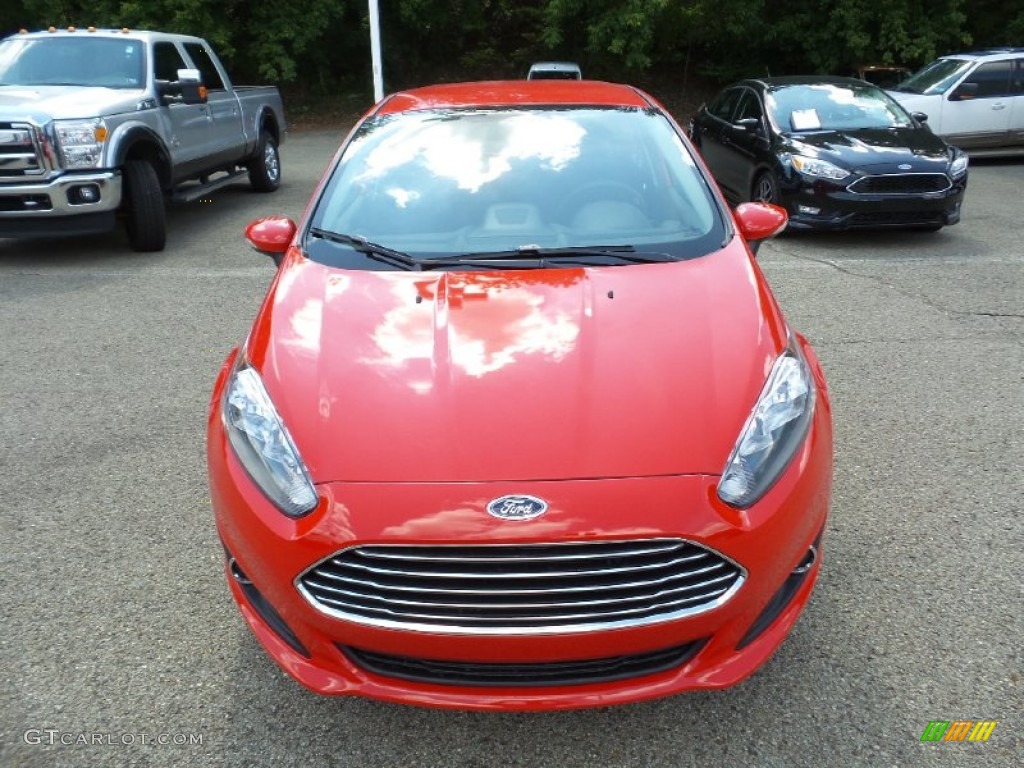 2015 Fiesta SE Hatchback - Race Red / Charcoal Black photo #9