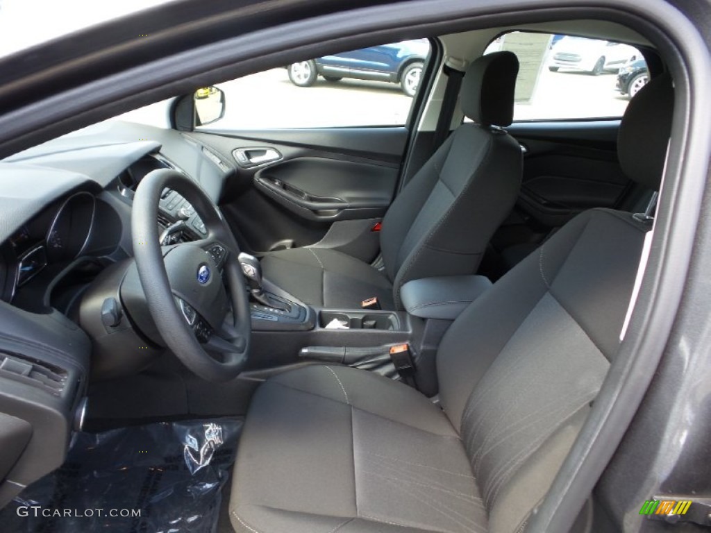 2015 Focus SE Hatchback - Magnetic Metallic / Charcoal Black photo #11