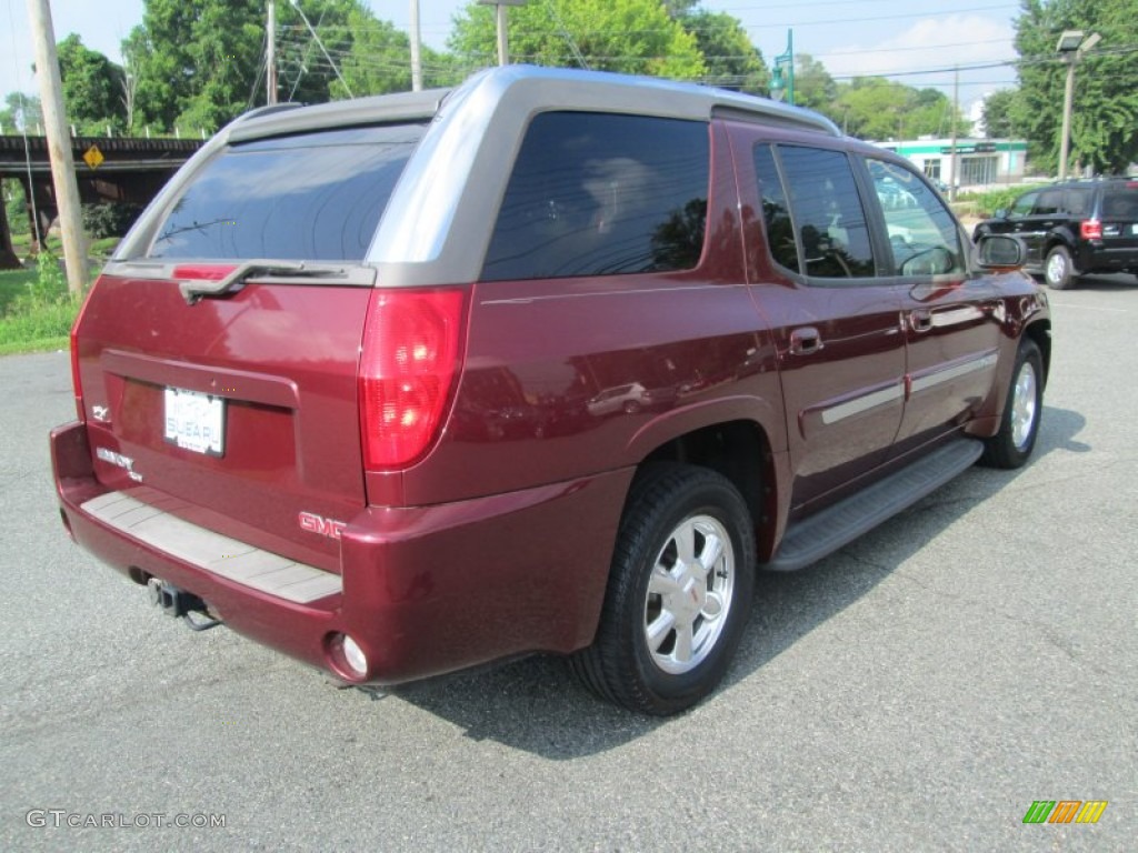 2004 Envoy XUV SLT 4x4 - Magnetic Red Metallic / Dark Pewter photo #6