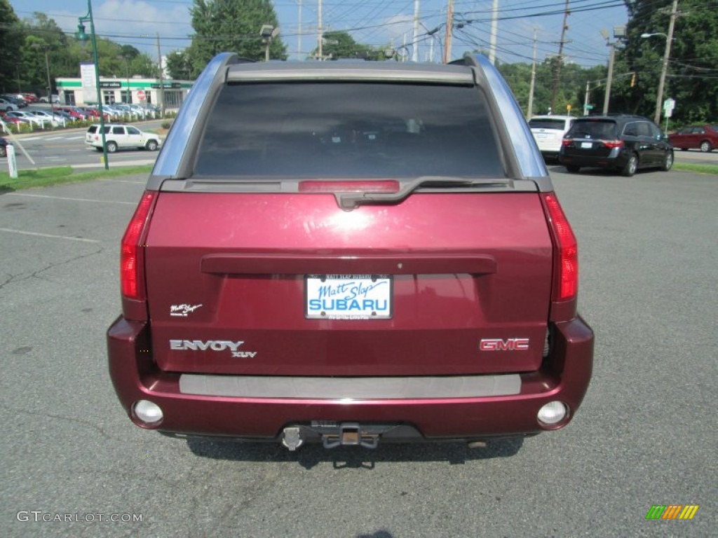 2004 Envoy XUV SLT 4x4 - Magnetic Red Metallic / Dark Pewter photo #7