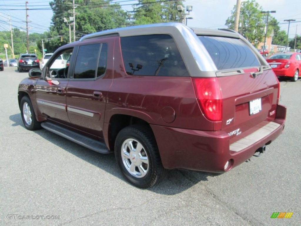 2004 Envoy XUV SLT 4x4 - Magnetic Red Metallic / Dark Pewter photo #8